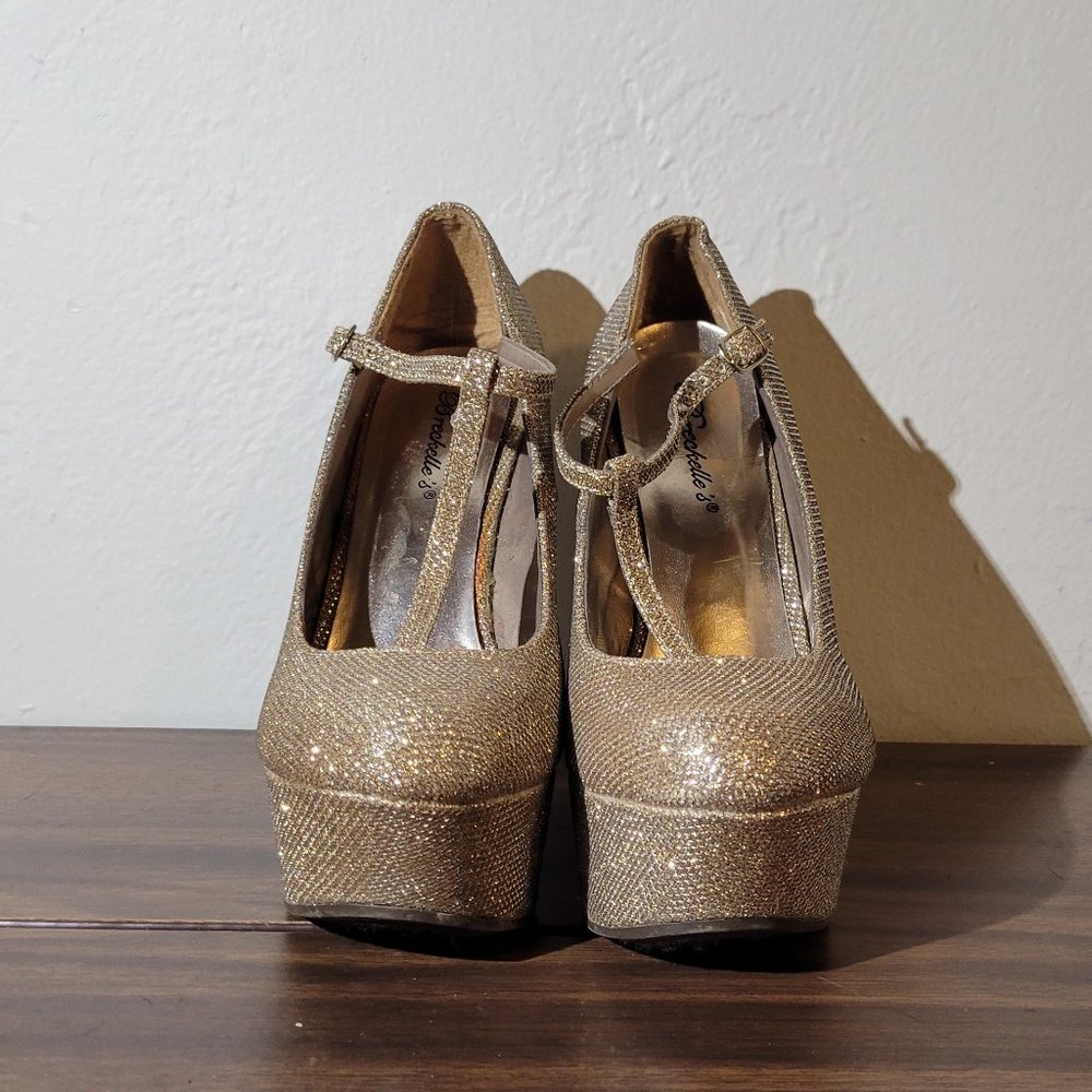 Breckelle's Gold Sparkly Wedges, Sz 8